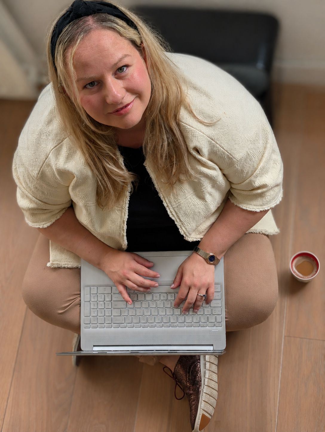 Yana Havelaar working on her laptop